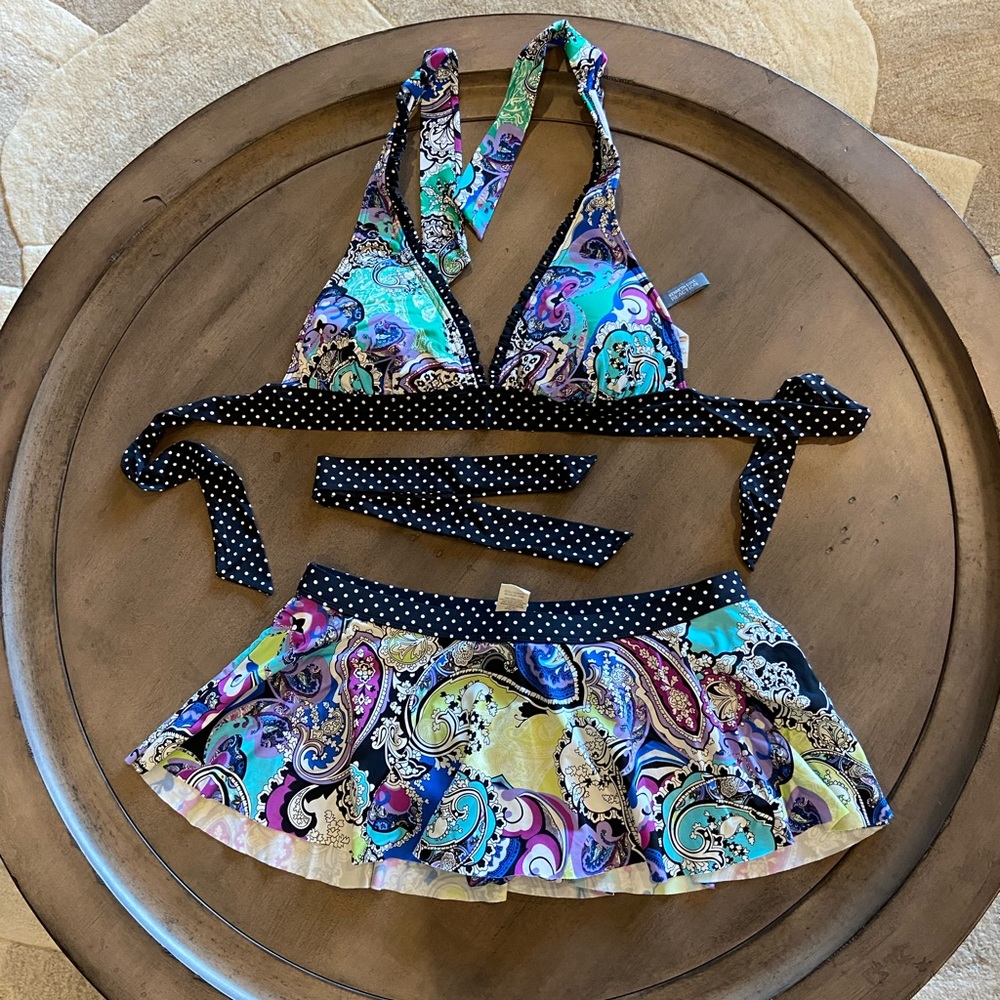 Kenneth Cole Women’s Halter Bikini Top & Mini Skirt Size M Top & S Bottom